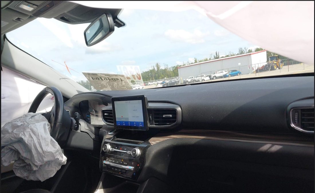 Interior con bolsas de aire activadas, foto real de subasta IAA